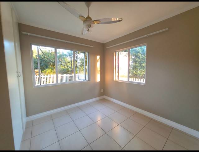 2 BEDROOM APARTMENT TO LET IN BALLITO CENTRAL